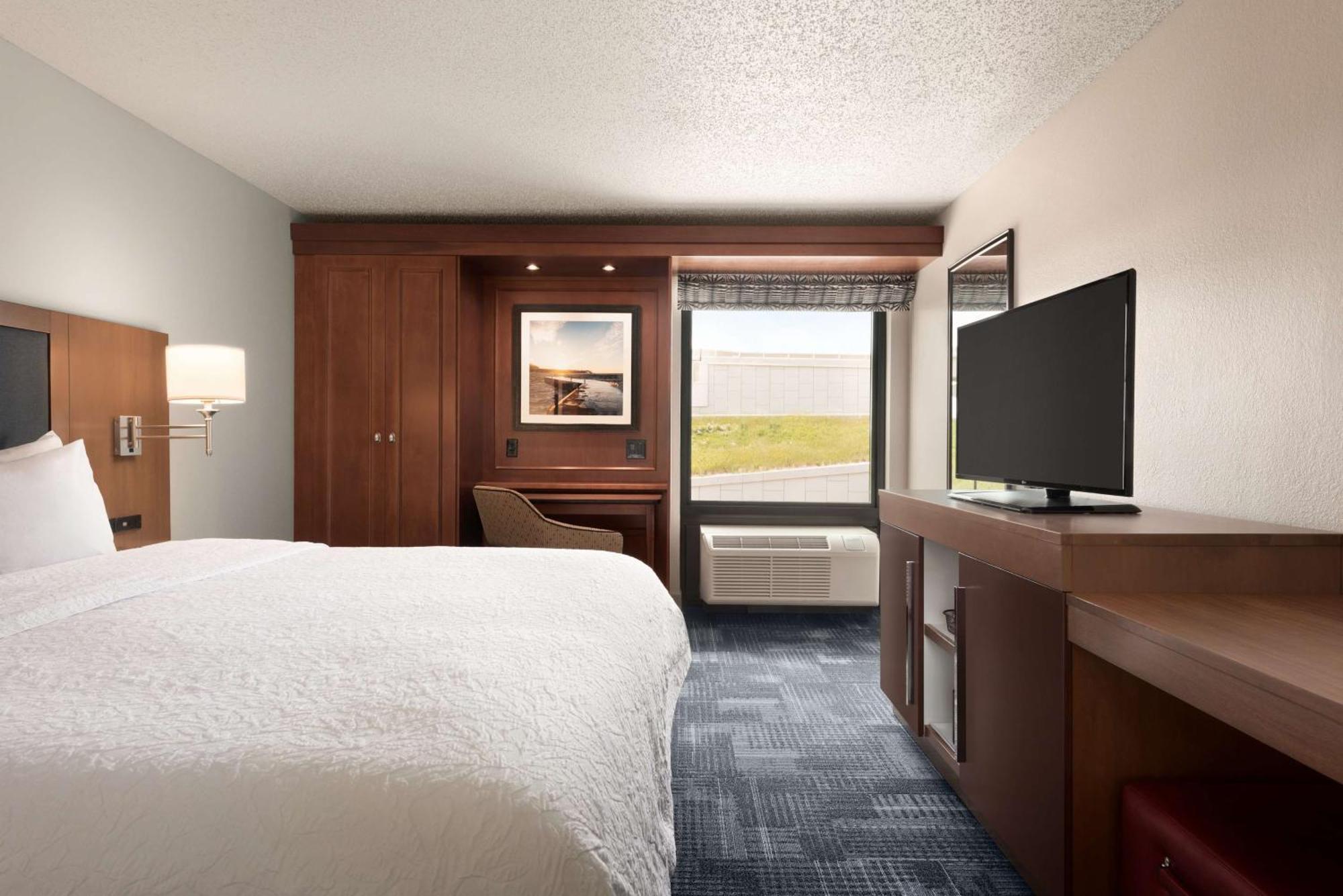 Hampton Hotel 3*