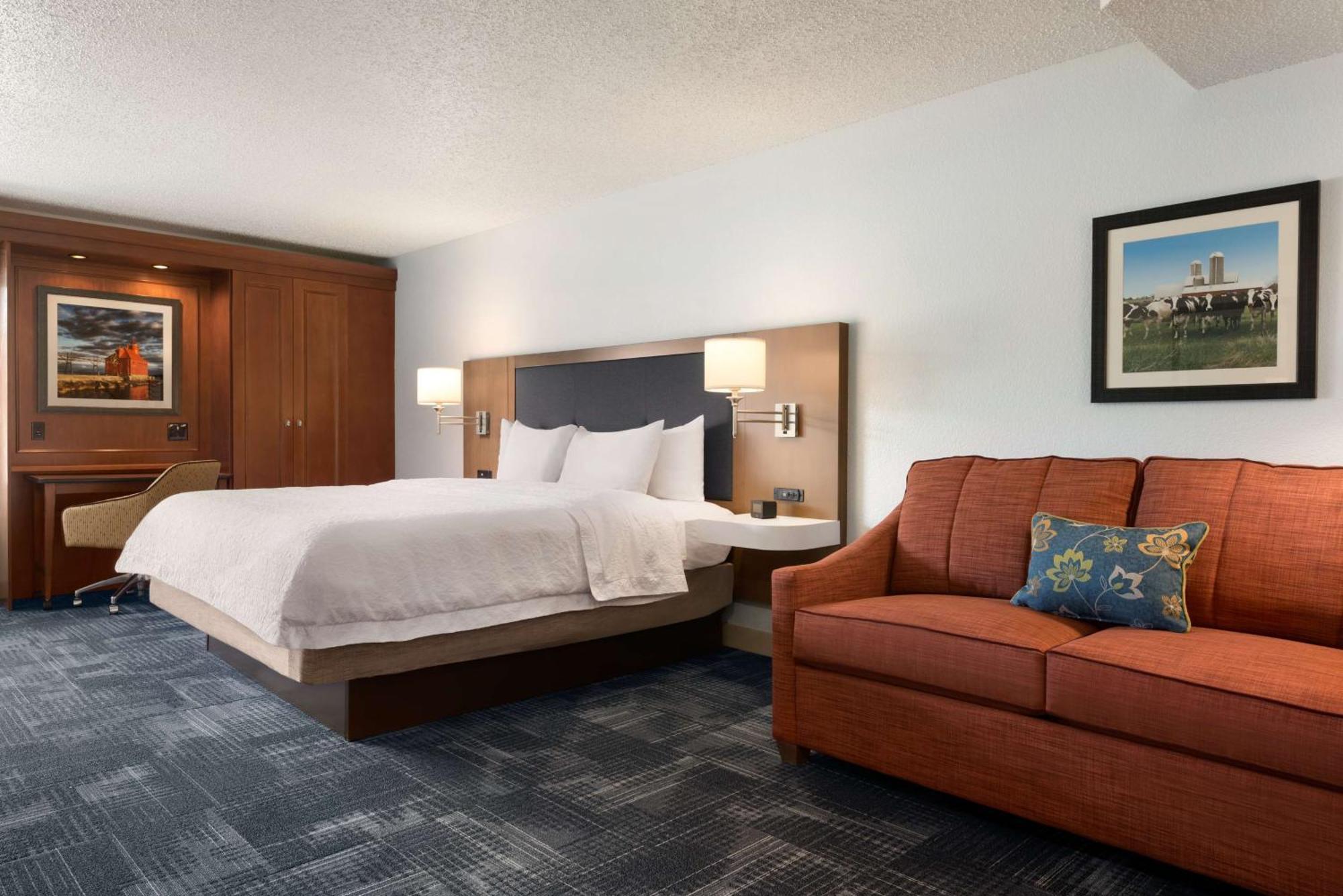 Hotel Hampton 3*