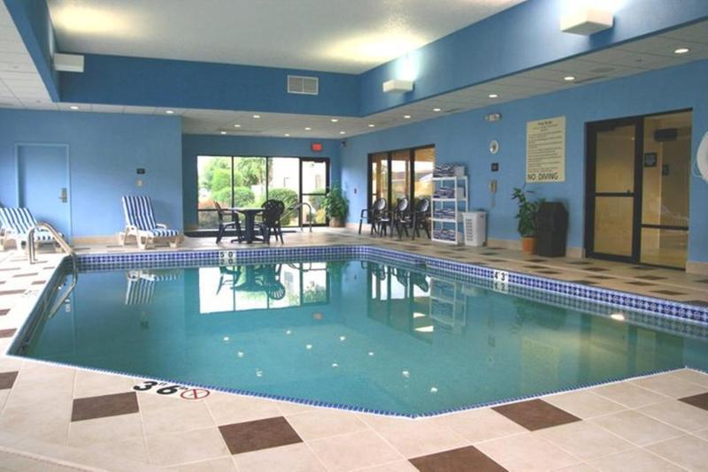 Hampton 3*