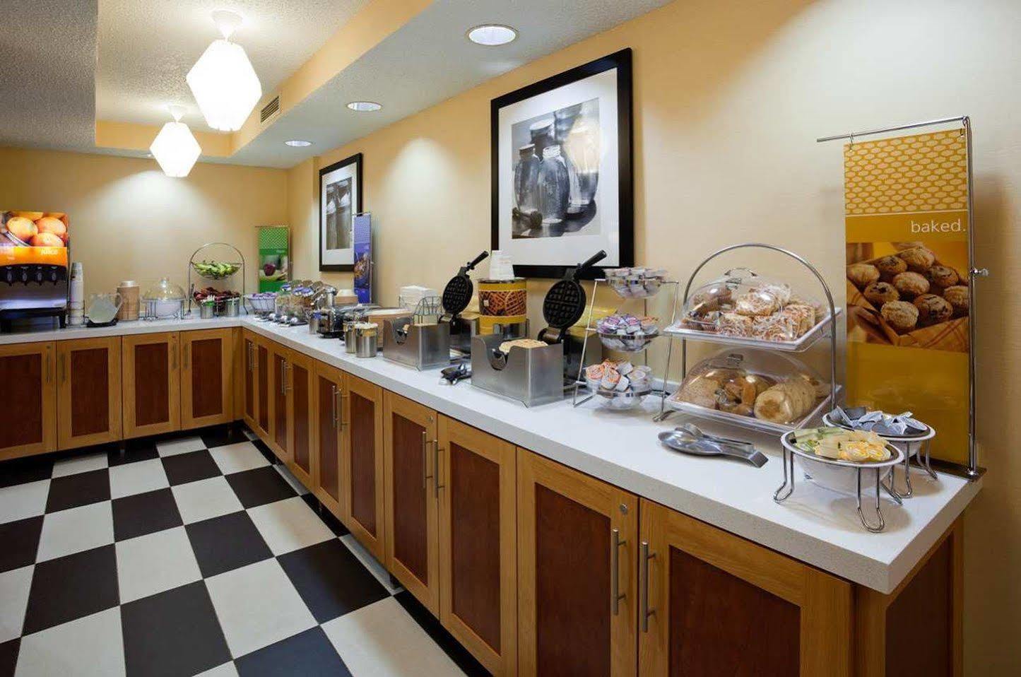 Hampton Hotel